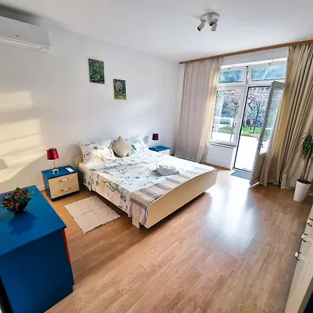 Retreat With Free Parking * Pula