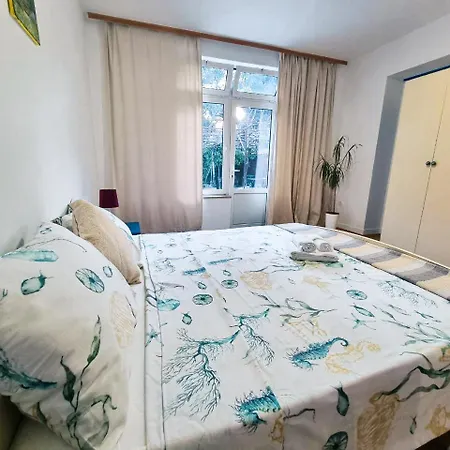Retreat With Free Parking Apartment Pula