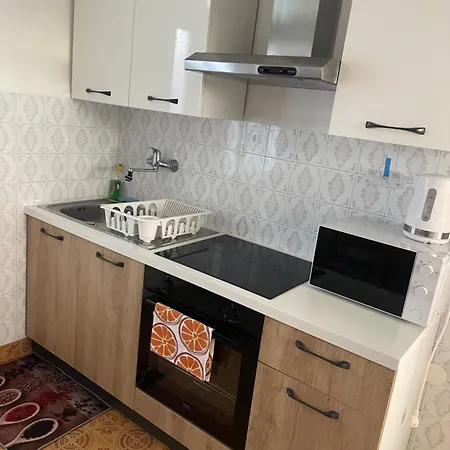 Apartment Retreat With Free Parking *